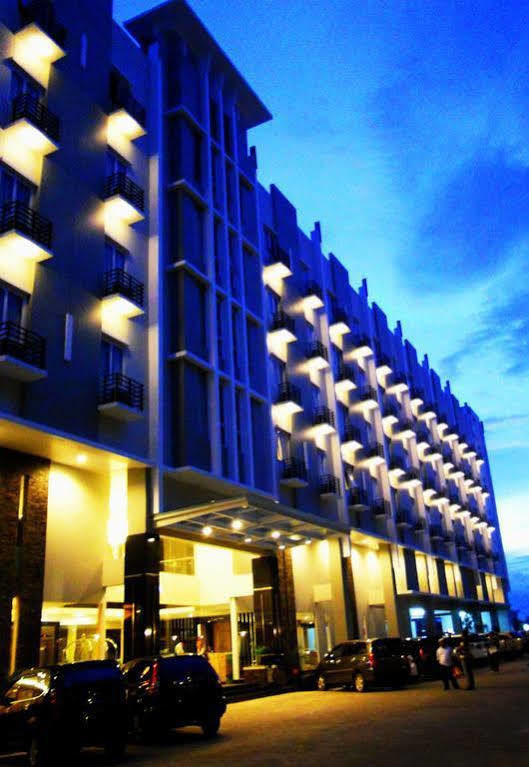 Orchardz Hotel Ayani Pontianak Exteriér fotografie